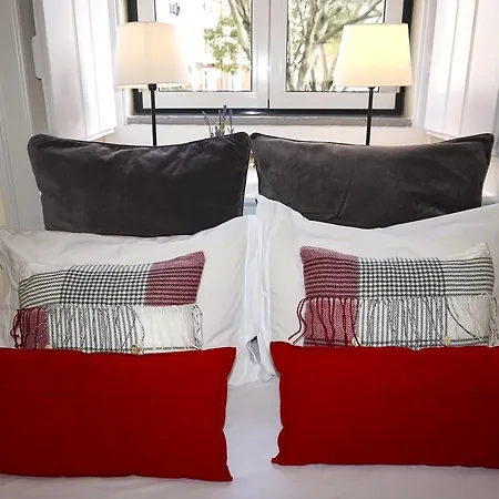 Lisbon Holidays Principe Real Apartman *